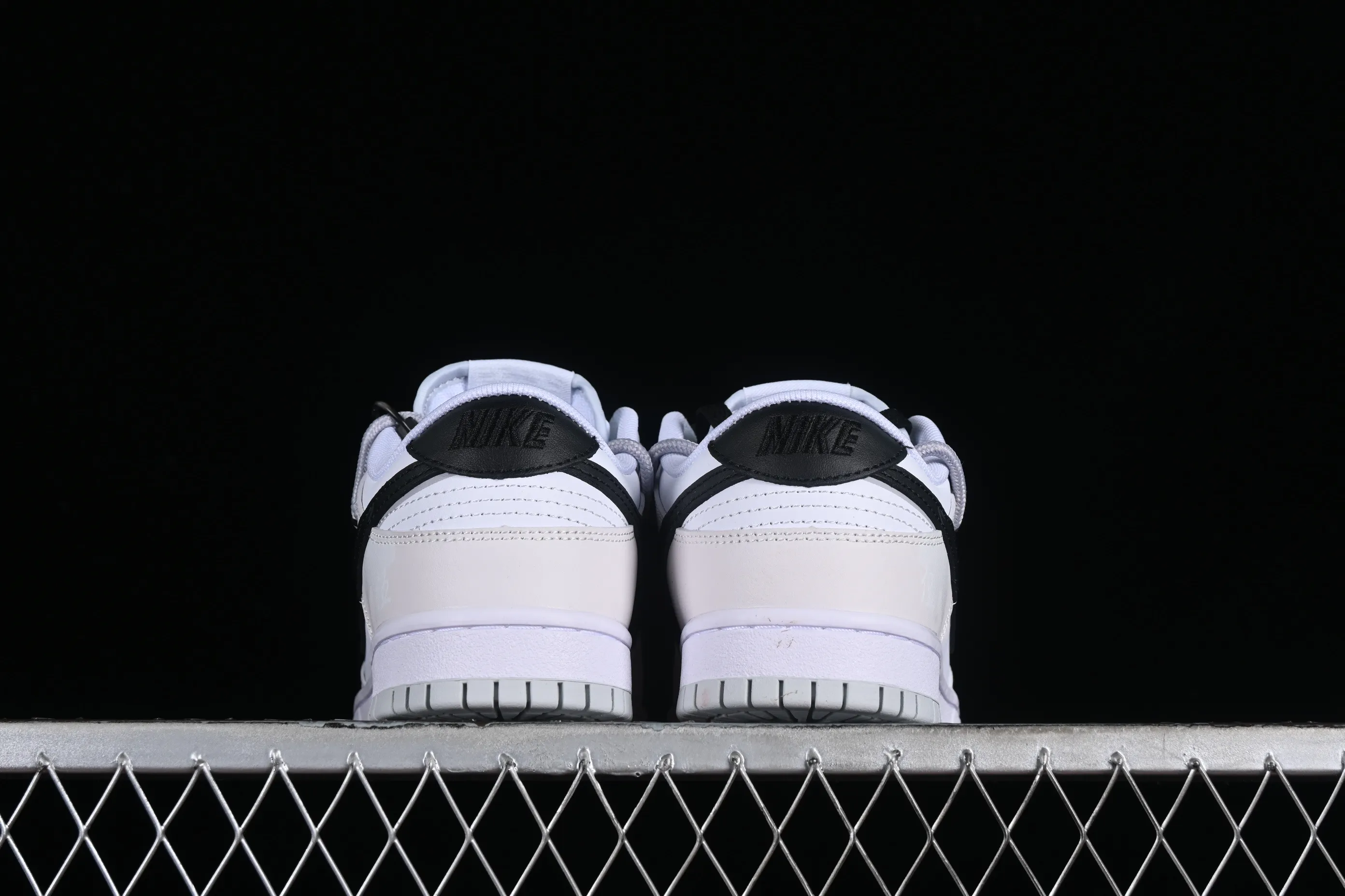 All Categories Nk SB Dunk Series Nk SB Dunk Low Low-top sneakers Nk Dunk Low New Chinese style Chinese style asparagus gray camouflage Gray SB strap low-top casual sneakers DV0831-101